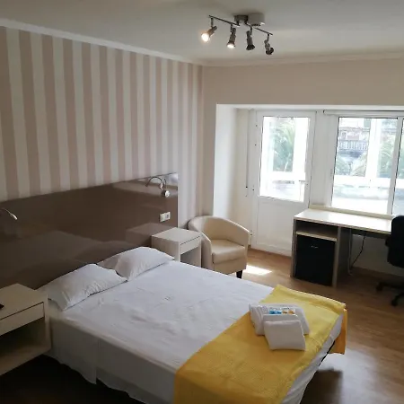 Residencia Compostela Bed and Breakfast *