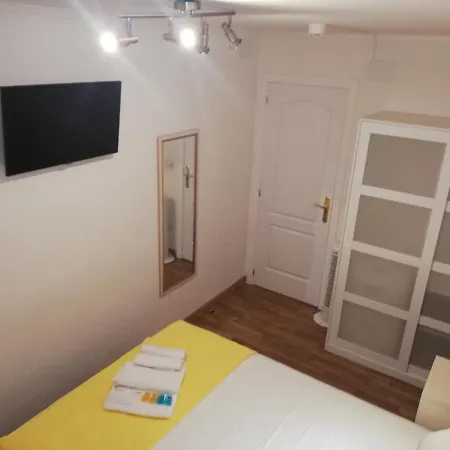 ベッド・アンド・ブレックファスト Residencia Compostela *