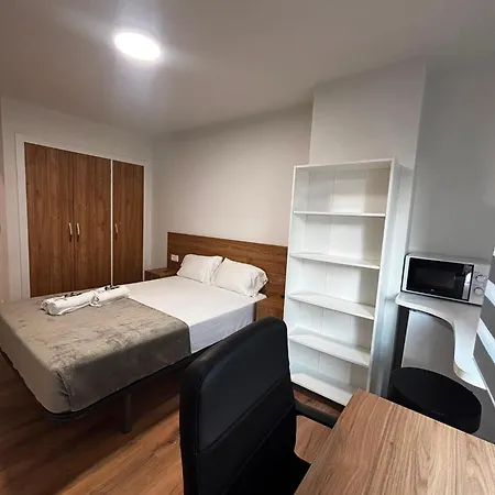 Residencia Compostela * サンティアゴ・デ・コンポステーラ