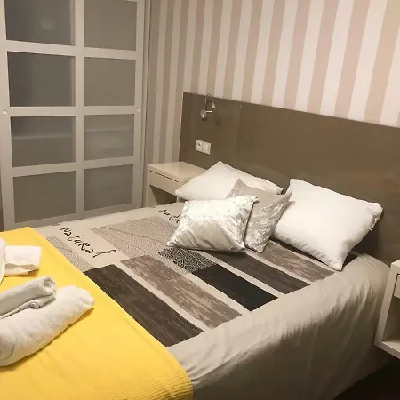 ベッド・アンド・ブレックファスト Residencia Compostela *