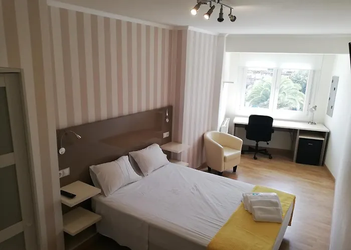 Residencia Compostela サンティアゴ・デ・コンポステーラ